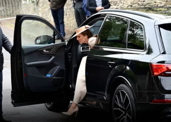 Kate Middleton y el príncipe William asisten a la boda real del primo Peter Phillips, pero el príncipe Harry no fue invitado
