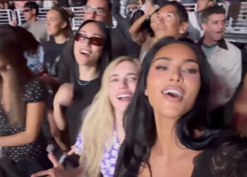 Kim Kardashian, Stephanie Shepherd y Emma Roberts asistieron al concierto de Ariana Grande en Los Ángeles el 13 de junio. Crédito: Crédito: kimkardashian/Instagram
