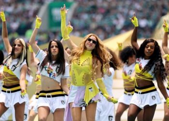 Ca sĩ Shakira đáp trả tranh cãi sau nghi vấn giả mạo tại lễ khai mạc World Cup 2026- Ảnh 1.