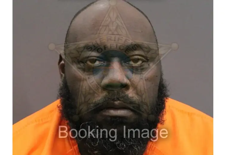 La demanda de manutención infantil revela las regalías anuales "Elf" de Faizon Love... que son su única fuente de ingresos en este momento