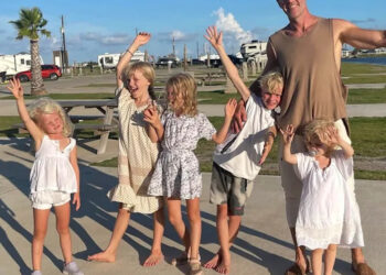James Van Der Beek y sus hijosCrédito: Kimberly Van Der Beek/Instagram