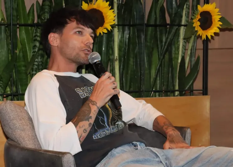 LOUIS TOMLISON-11