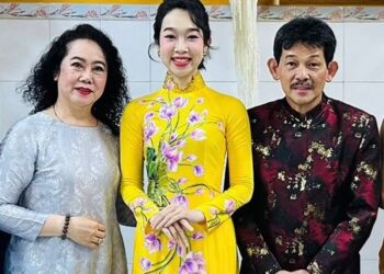 NSƯT nhạc sĩ Võ Thanh Liêm, Minh Ngọc, Ánh Ngọc - 21 năm thắp sáng mùa Phật đản bằng tiếng hát - Ảnh 1.