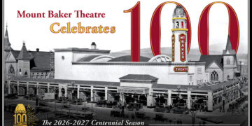 Pancarta promocional de la temporada centenaria del Mount Baker Theatre para la temporada 2026-2027, en 104 North Commercial St. en Bellingham, Washington.