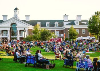 The Village of New Lenox albergará Fridays After Five en el verano de 2026.