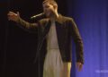 Nick Jonas regresa a la pantalla grande como un cantante que busca recuperar su fama