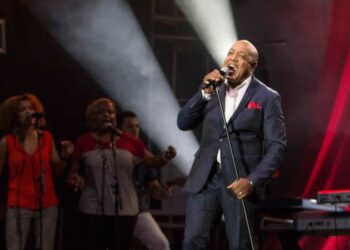 Peabo Bryson, intérprete de baladas de Disney y leyenda del R&B, muere a los 75 años