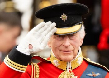 Resumen de la familia real: la realeza tailandesa de luto mientras el rey anuncia la lista de honores de cumpleaños