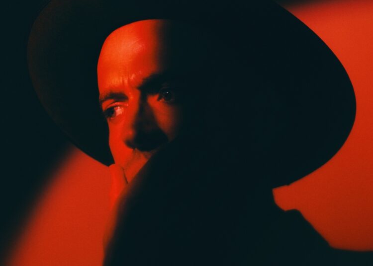 Revista Forté | Música y estilo de vida | “Hago cada álbum, generalmente, como una especie de expiación por el anterior" - The Visionary of The Veils