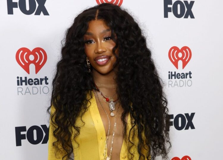 SZA critica a los artistas "repugnantes" que utilizan IA
