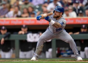 Se espera que Kyle Isbel de los Royals CF se pierda un tiempo significativo por desgarro de la fascia plantar