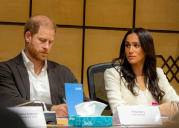 Se informa que un miembro de la realeza planea "evitar" a Harry y Meghan durante su visita al Reino Unido en medio de afirmaciones de que están "en guerra"