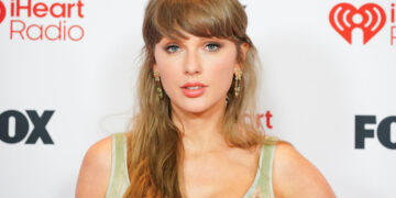 Taylor Swift enfrenta críticas por el momento de la canción de 'Toy Story 5' antes de la boda