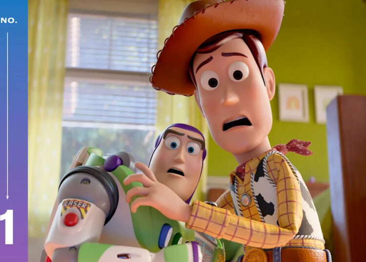 Buzz Lightyear (con la voz de Tim Allen) y Woody (con la voz de Tom Hanks) en 'Toy Story 5'Crédito: Disney/Pixar