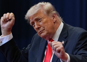 Trump publica una canción sobre él mismo y un vídeo musical de IA