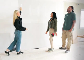 Sarah Baeumler; Steven y Angelina Jacobs en 'Battle on the Beach'Crédito: HGTV/HBO