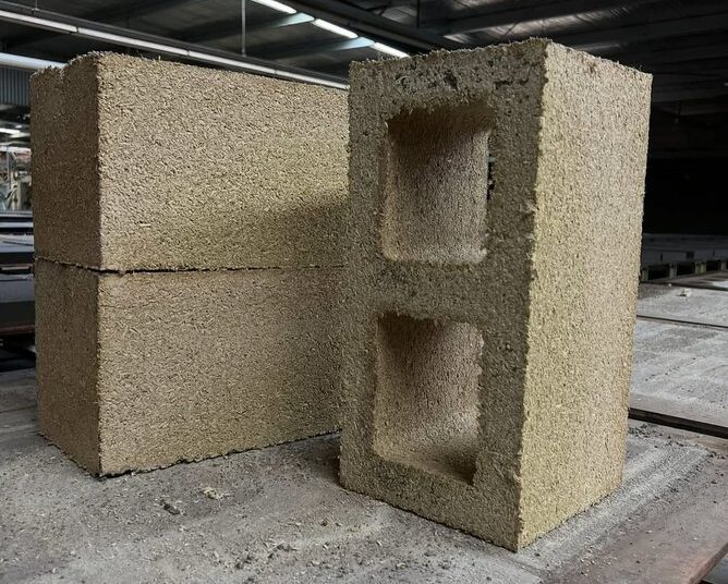 Los bloques de cáñamo son naturalmente resistentes al fuego, según Joost Bakker.
