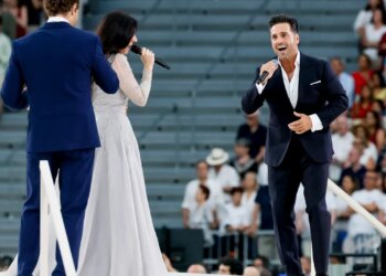 ¿Qué canciones cantó David Bustamante ante el Papa León XIV en el Bernabéu? Los vídeos de su actuación