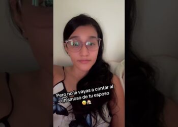 Cuando te cuentan un chisme y lo compartes con tu esposa #humor #comedia #esposos #chismes #risa