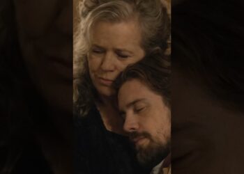 Vitória defende Felipe quando ele expulsa Melissa #novelas #novela #alémdotempo #globo