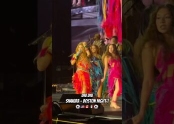 ⁠DAI DAI MODE IN BOSTON! 💃🇺🇸 El ritmo de Shakira que paralizó la noche 1 #Shakira #Shorts⁠