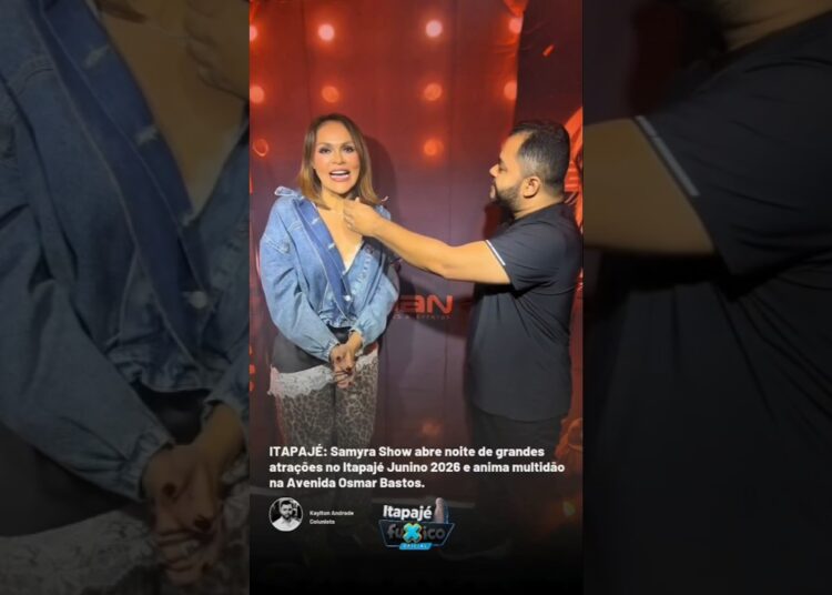 A cantora Samyra Show foi a primeira atração a subir ao palco no Itapajé Junino 2026