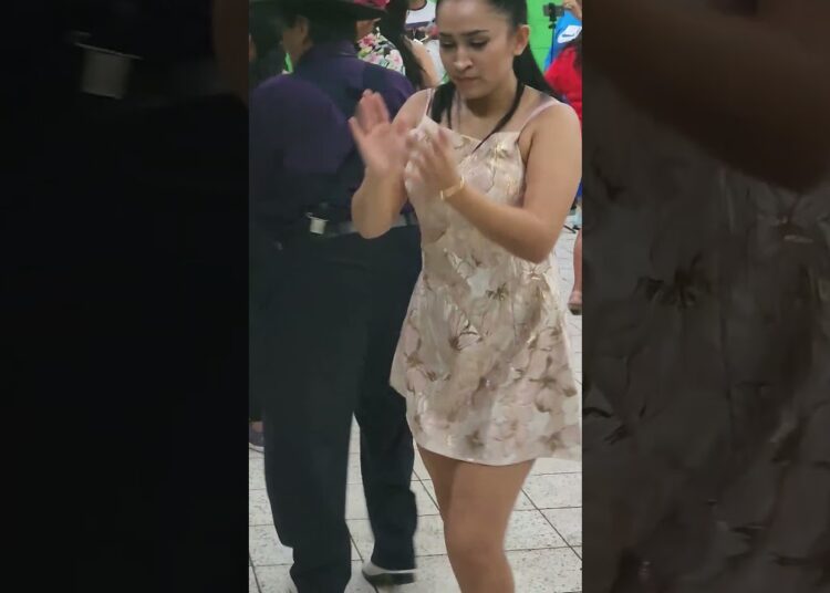 #musica #cumbia #music #baile #huaynoayacuchano #huapangosperros #bailando