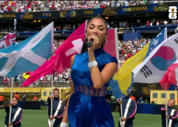 Laura Pausini y Robbie Williams Cantan  “Desire” en la clausura de La Copa Mundial de la FIFA 2026