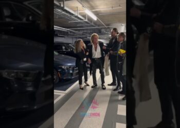 What !!! happened to rod stewart 🤣 #rodstewart #funny #music #artist #legend #rodstewartsongs #90s