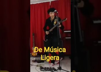 De música ligera @SodaStereo @cerati #musica #sodastereo #cerati #rockenespañol #90s #cover