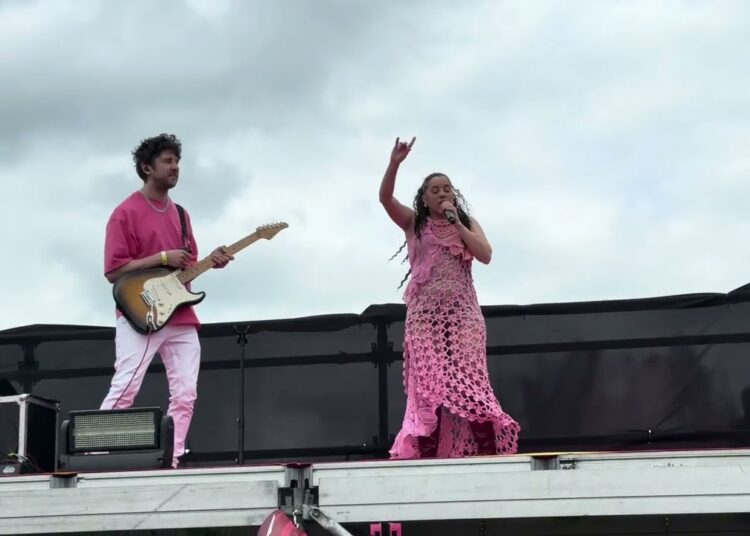 ¡El día más rosa de Vilna: Sandra Carrillo desata la locura total!
