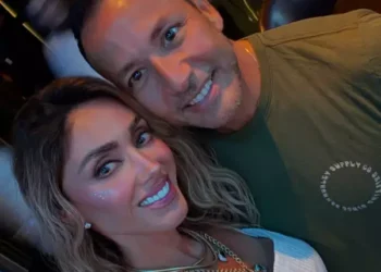 Anahí y Howie Dorough