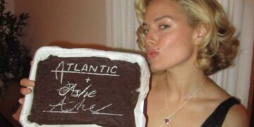 Ashe firma con Atlantic Records