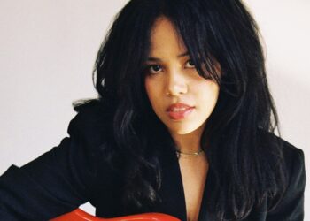 Baby Rose habla sobre nueva música y gira con Olivia Dean