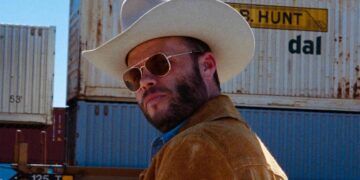 Charley Crockett reaviva el debate sobre la relación de los GRAMMY con la música country en una nueva publicación