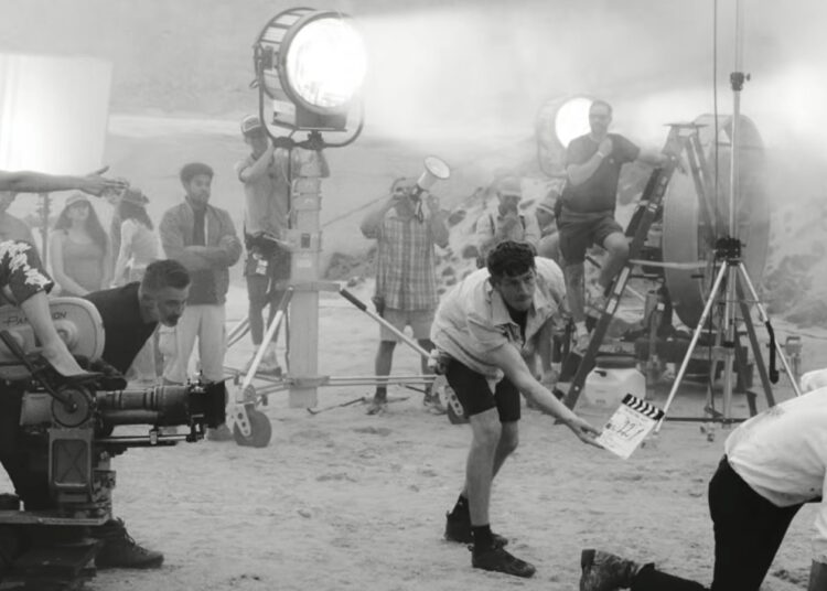 Charli XCX elige a Vincent Cassel para el vídeo musical cinematográfico 'Camera'