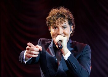 David Bisbal cruza la pasarela para convertirse en jurado de 'Operación Triunfo USA'