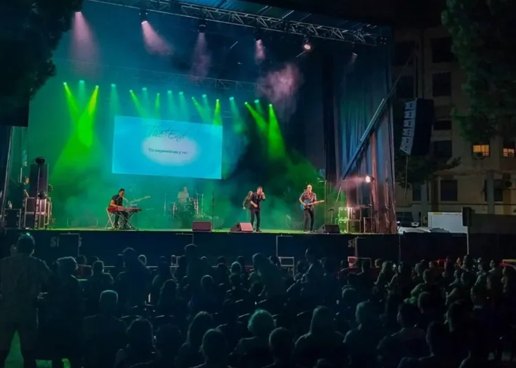 De la nostalgia de OT a los ritmos urbanos: los tres cantantes que actúan en Torrent este domingo