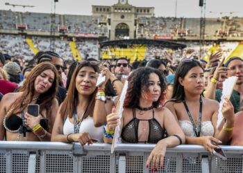 Ambiente y publico durante el concierto de Don Omar en el Estadi Olímpic