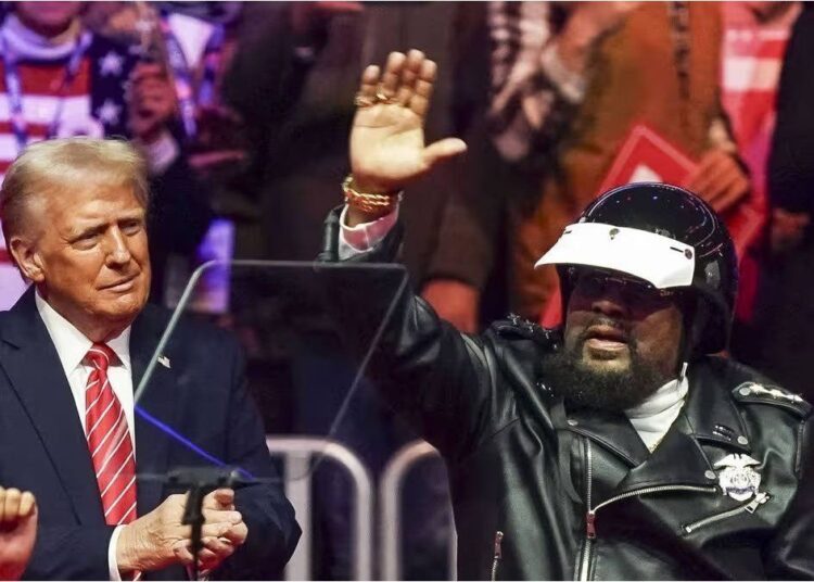 Donald Trump despidió a Victor Willis, cantante de Village People: Lo extrañaremos mucho