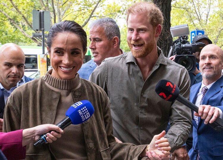 El príncipe Harry y Meghan Markle llegan al Museo Nacional de Arte de Veteranos de Australia en Melbourne