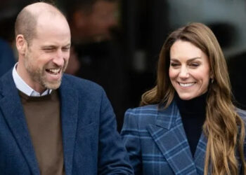 El príncipe William y Kate Middleton reciben una bienvenida real en Wimbledon