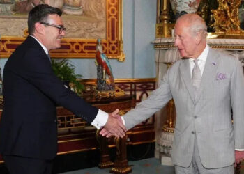 El rey Carlos abandonó una tradición real durante una reunión con el nuevo primer ministro del Reino Unido