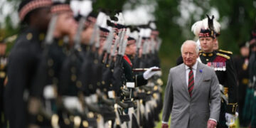 El rey Carlos organiza una inusual cena familiar real antes de la visita del príncipe Harry al Reino Unido