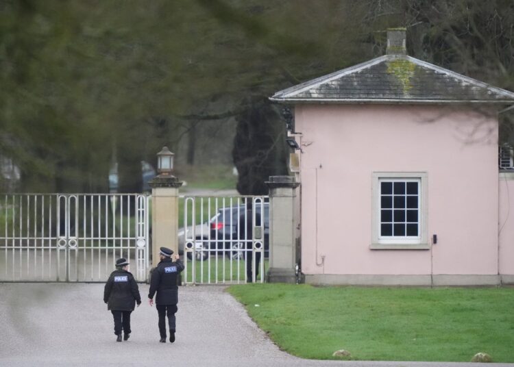 Los pagos salieron a la luz después de que Andrew se vio obligado a abandonar su Royal Lodge y mudarse a Marsh Farm en la finca King's Sandringham en Norfolk (Jonathan Brady/PA)