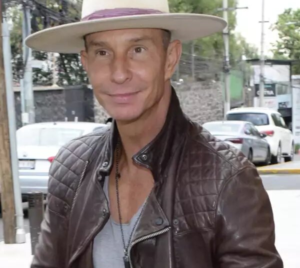 Erik Rubín apoya a Sasha Sokol y espera que Luis de Llano cumpla con el fallo de la Suprema Corte