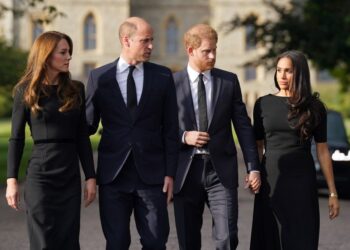 El príncipe Guillermo y Harry con sus esposas Kate y Meghan GettyImages-1243104155