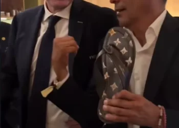 jorge-campos-infantino-chanclas.jpg