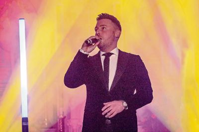 La estrella de la música country Nathan adelanta más música nueva