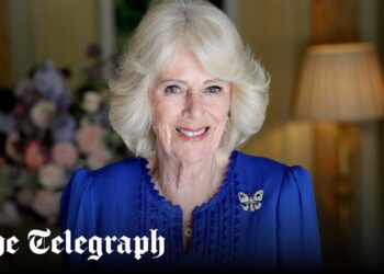 La reina Camilla anuncia el sorteo de un libro para celebrar su 79 cumpleaños